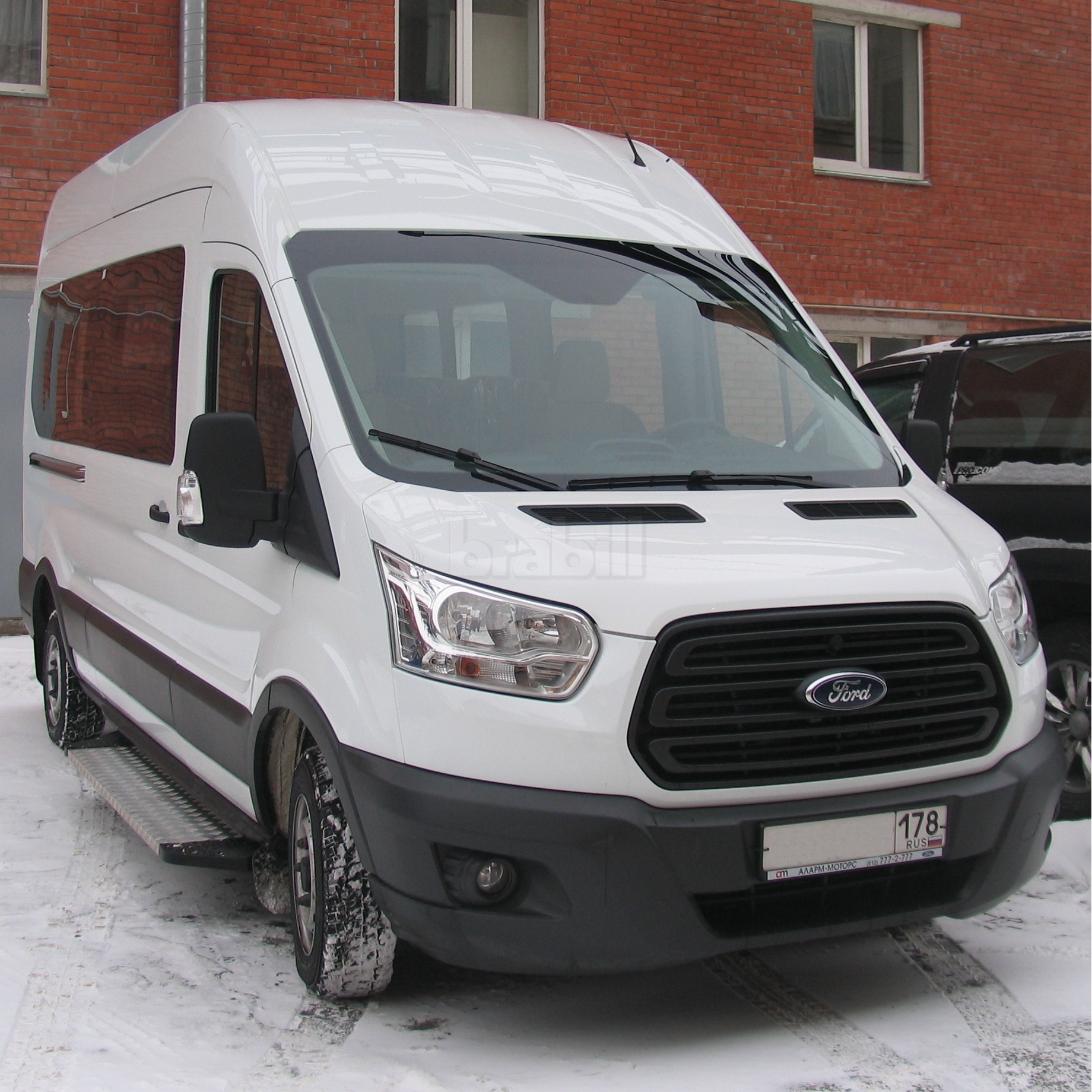 Переделка фургона Ford Transit в пассажирский микроавтобус