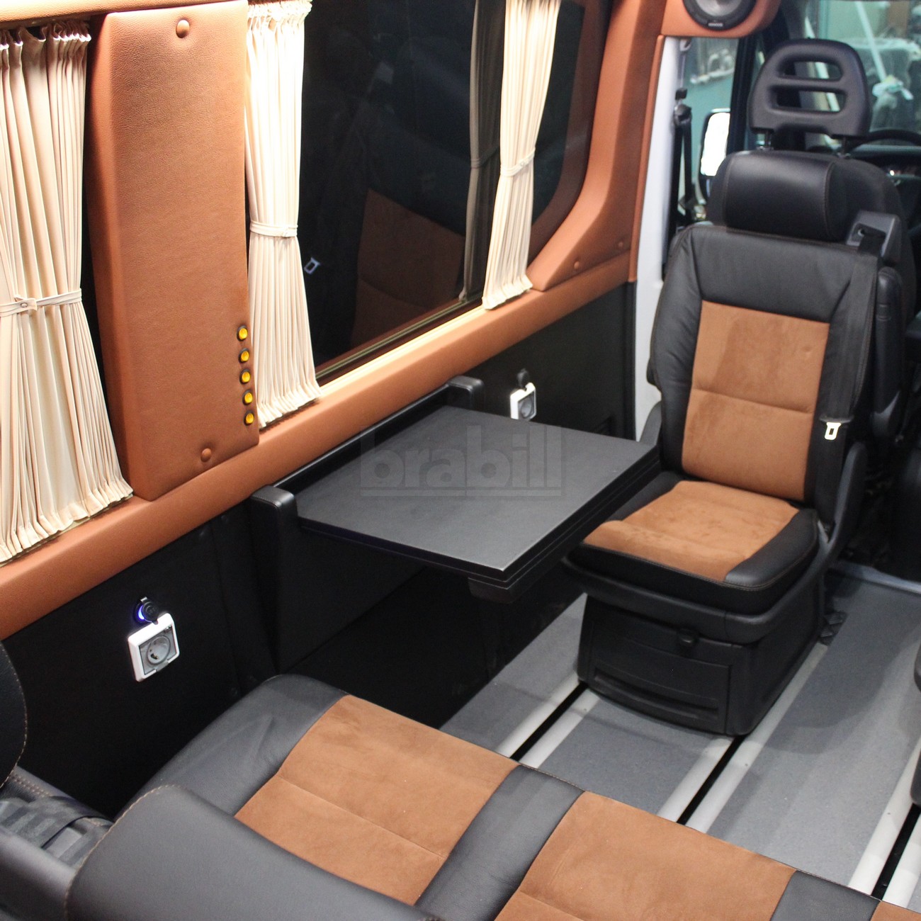 Переоборудование Iveco Daily в микроавтобус для путешествий с семьей