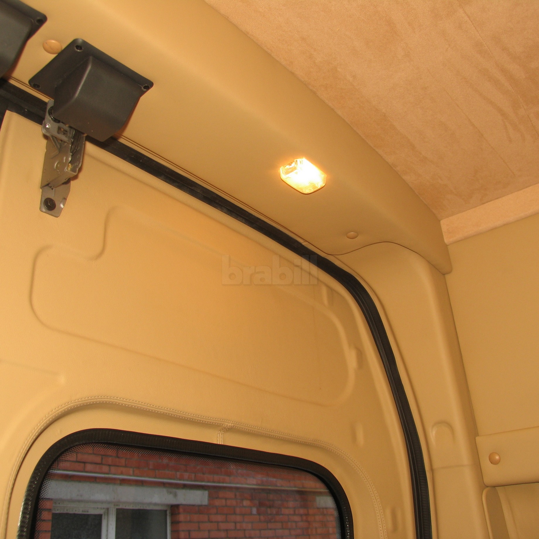 Переделка фургона Ford Transit в пассажирский микроавтобус