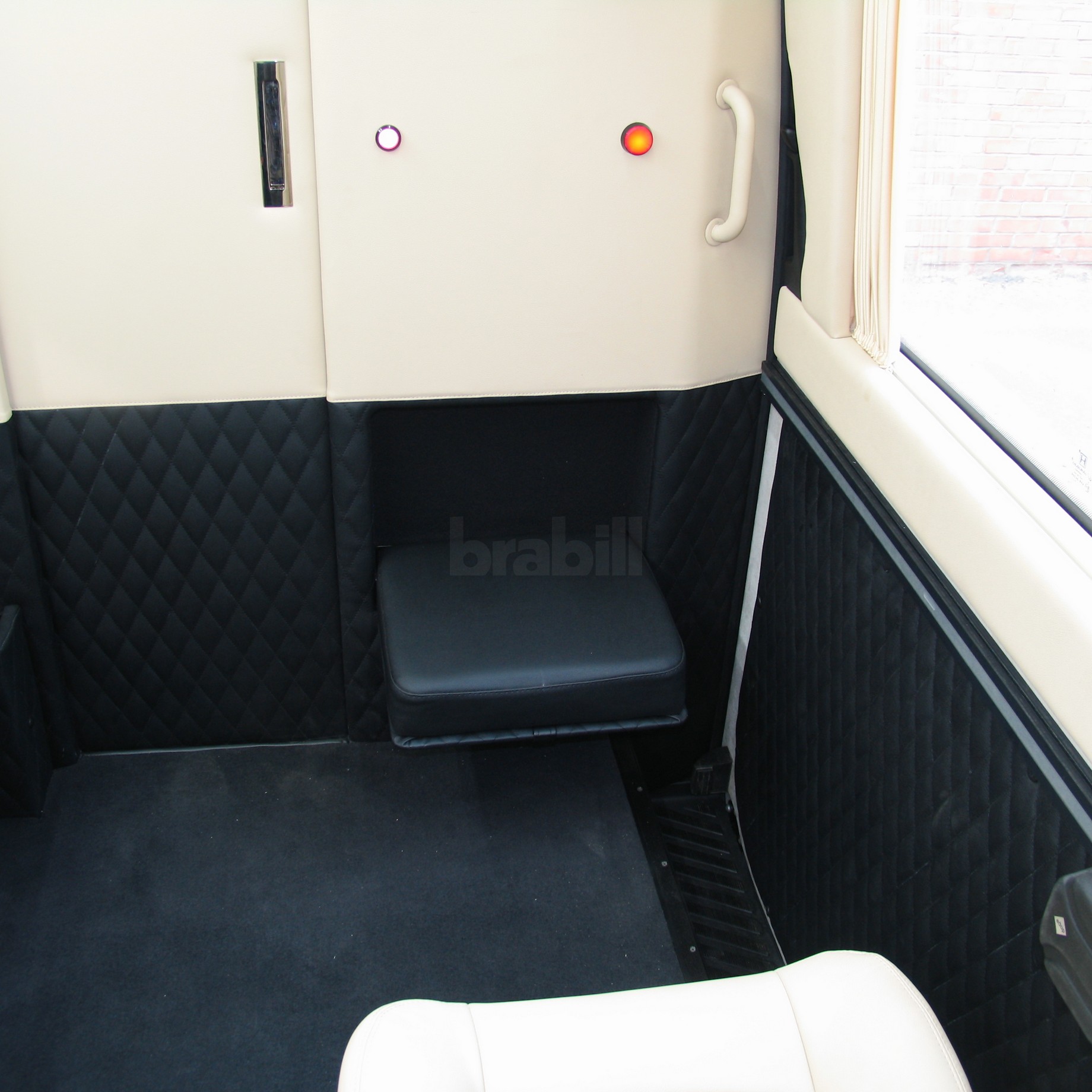 Переоборудование Mercedes-Benz Sprinter W906 в эксклюзивный офис на колесах