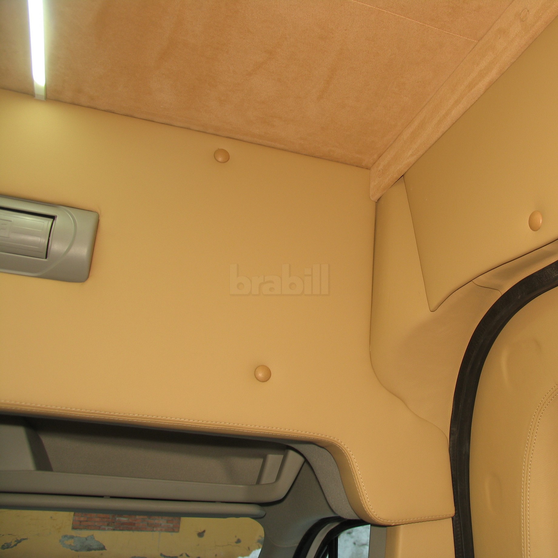 Переделка фургона Ford Transit в пассажирский микроавтобус