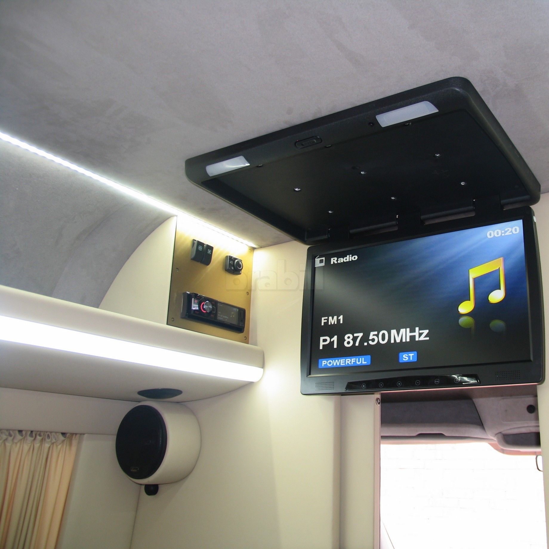 Переоборудование Mercedes-Benz Sprinter W906 в эксклюзивный офис на колесах
