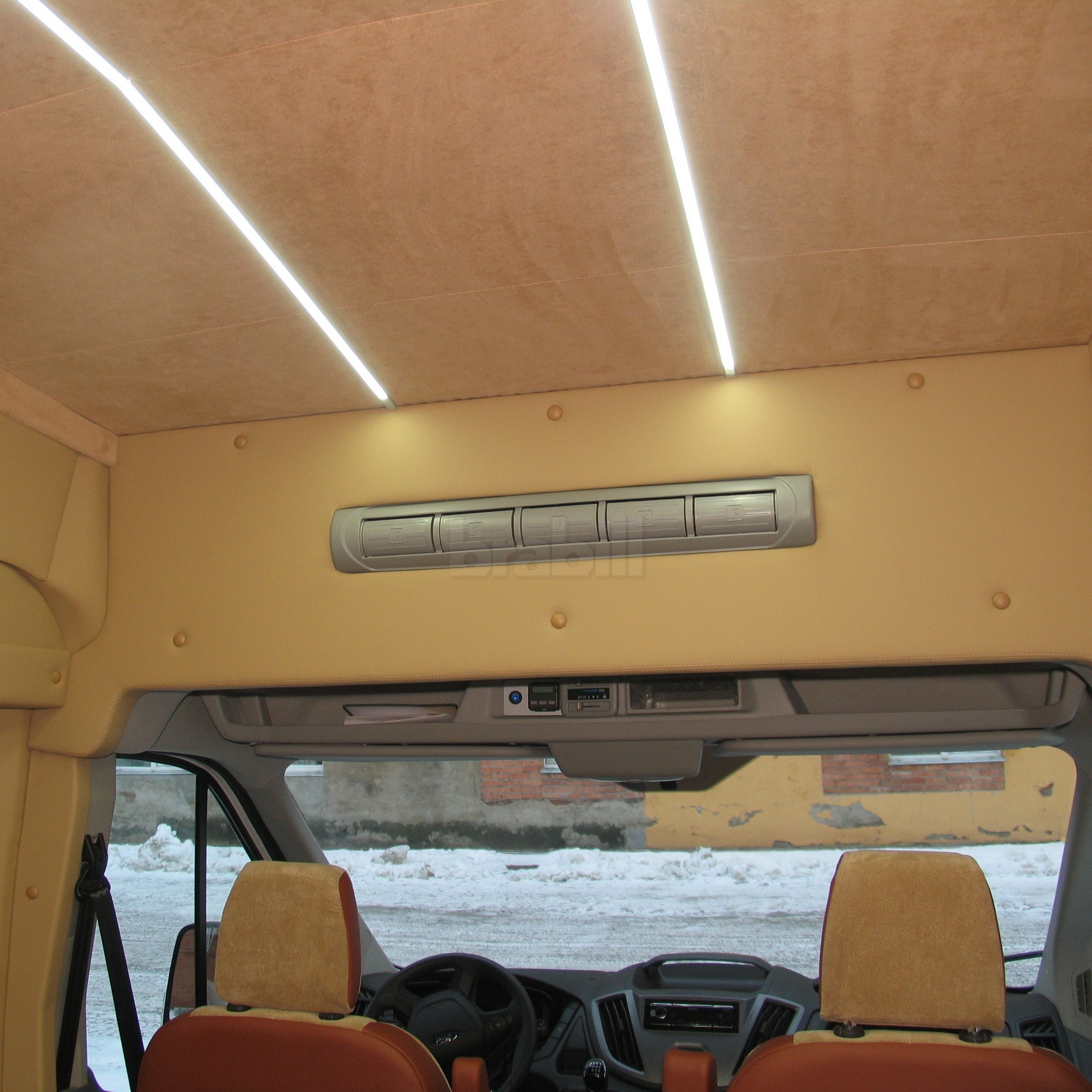 Переделка фургона Ford Transit в пассажирский микроавтобус