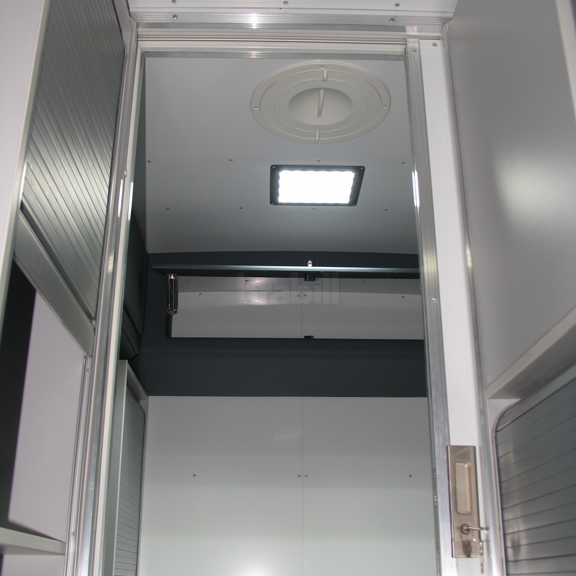 Переоборудование микроавтобуса Fiat Ducato в мобильную медицинскую лабораторию