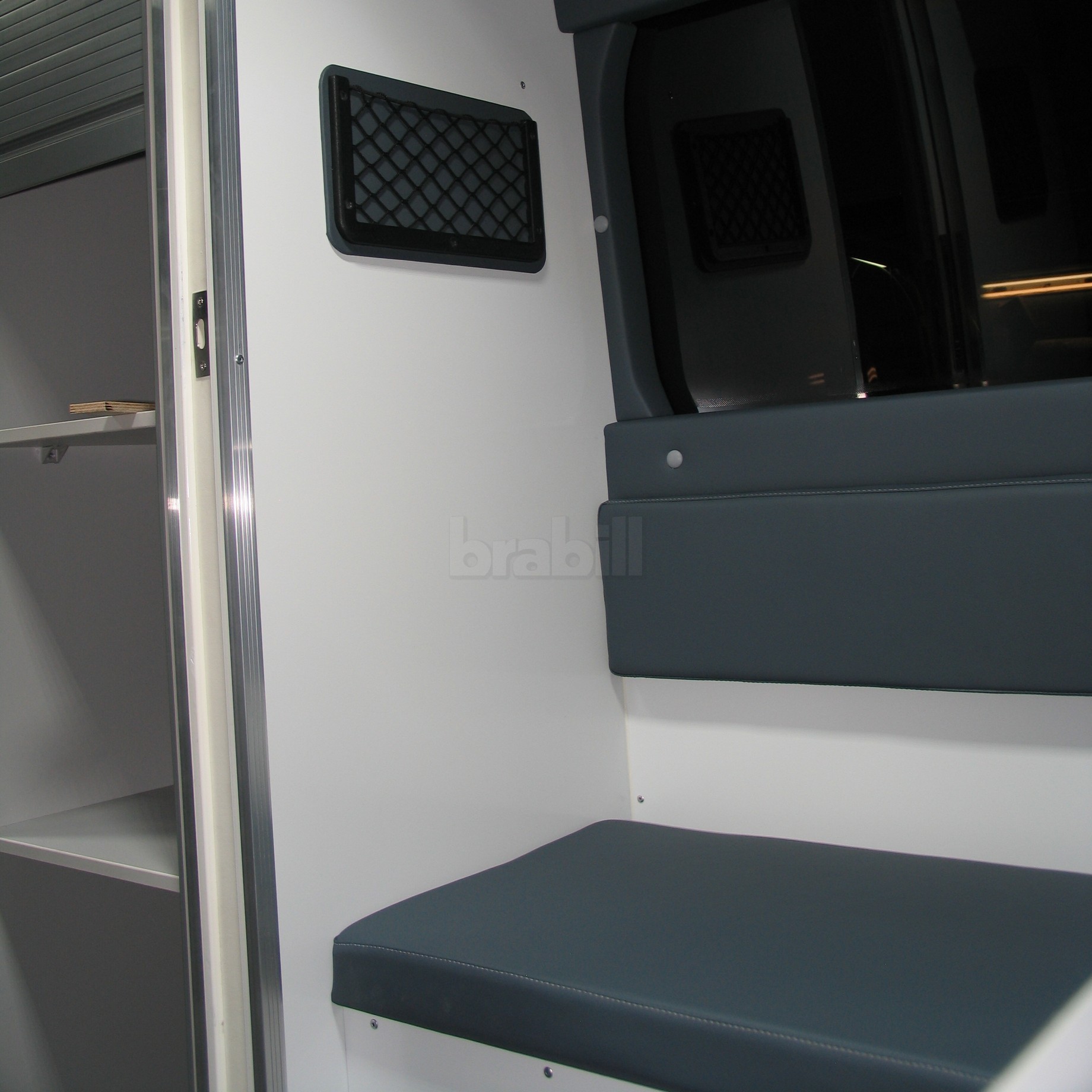 Переоборудование микроавтобуса Fiat Ducato в мобильную медицинскую лабораторию