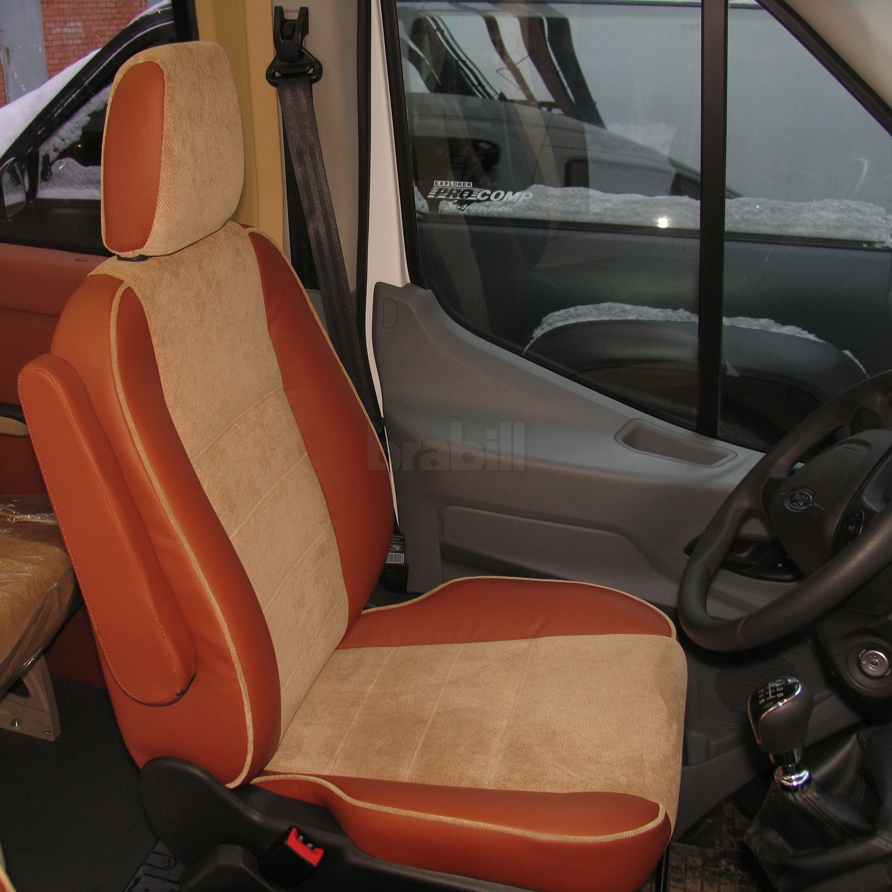 Переделка фургона Ford Transit в пассажирский микроавтобус