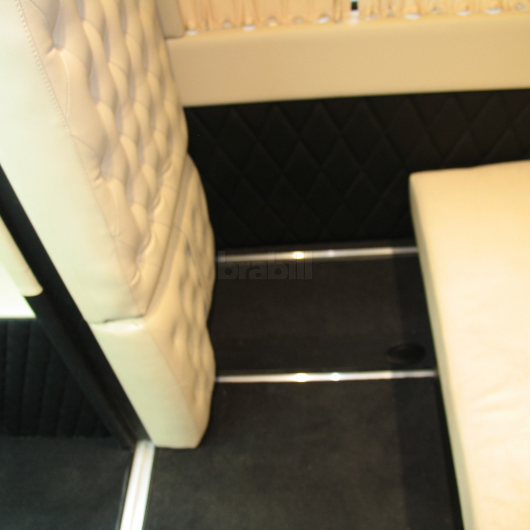 Переоборудование Mercedes-Benz Sprinter W906 в эксклюзивный офис на колесах