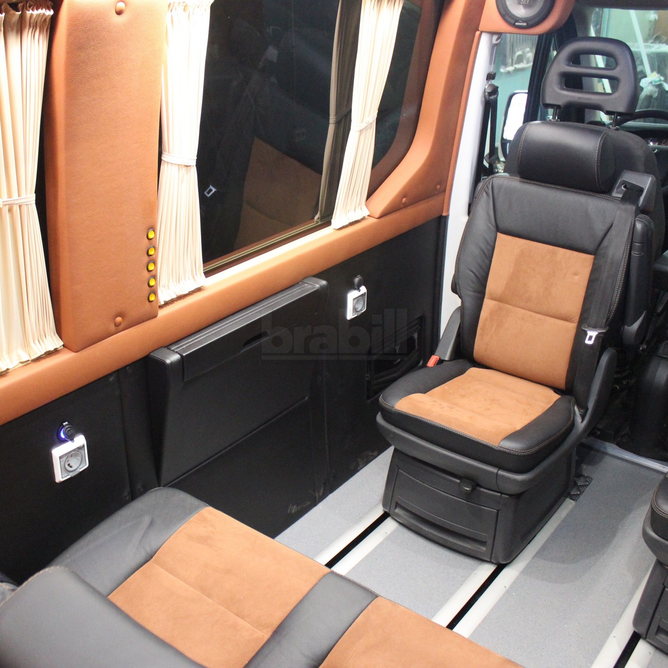 Переоборудование Iveco Daily в микроавтобус для путешествий с семьей