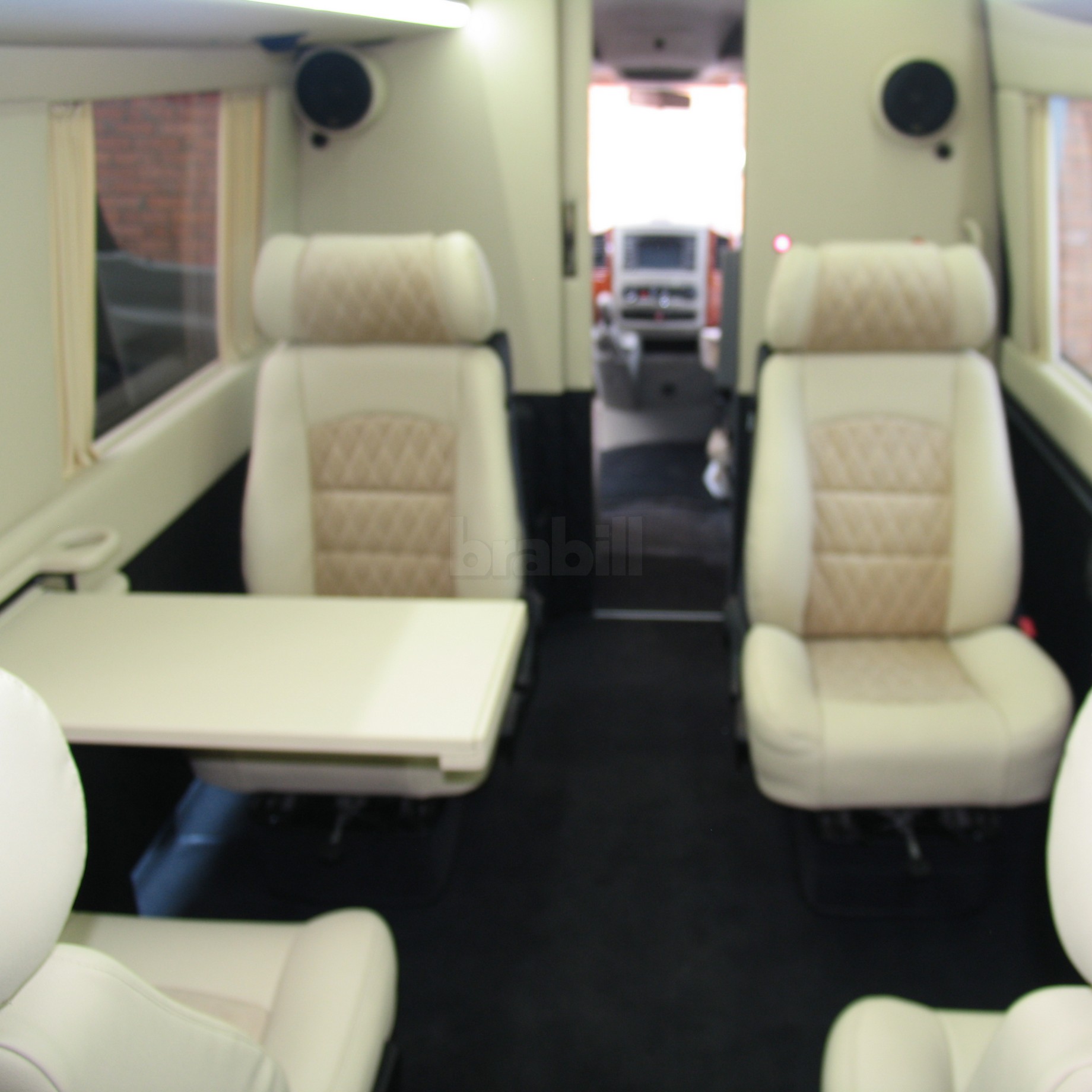 Переоборудование Mercedes-Benz Sprinter W906 в эксклюзивный офис на колесах