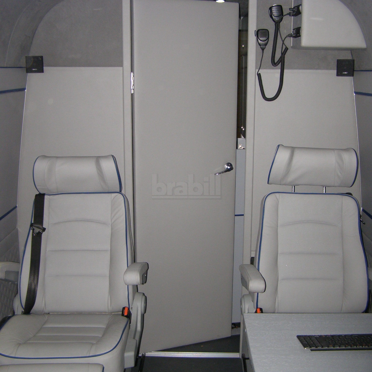 Переоборудование Mercedes-Benz Sprinter в штабной автомобиль