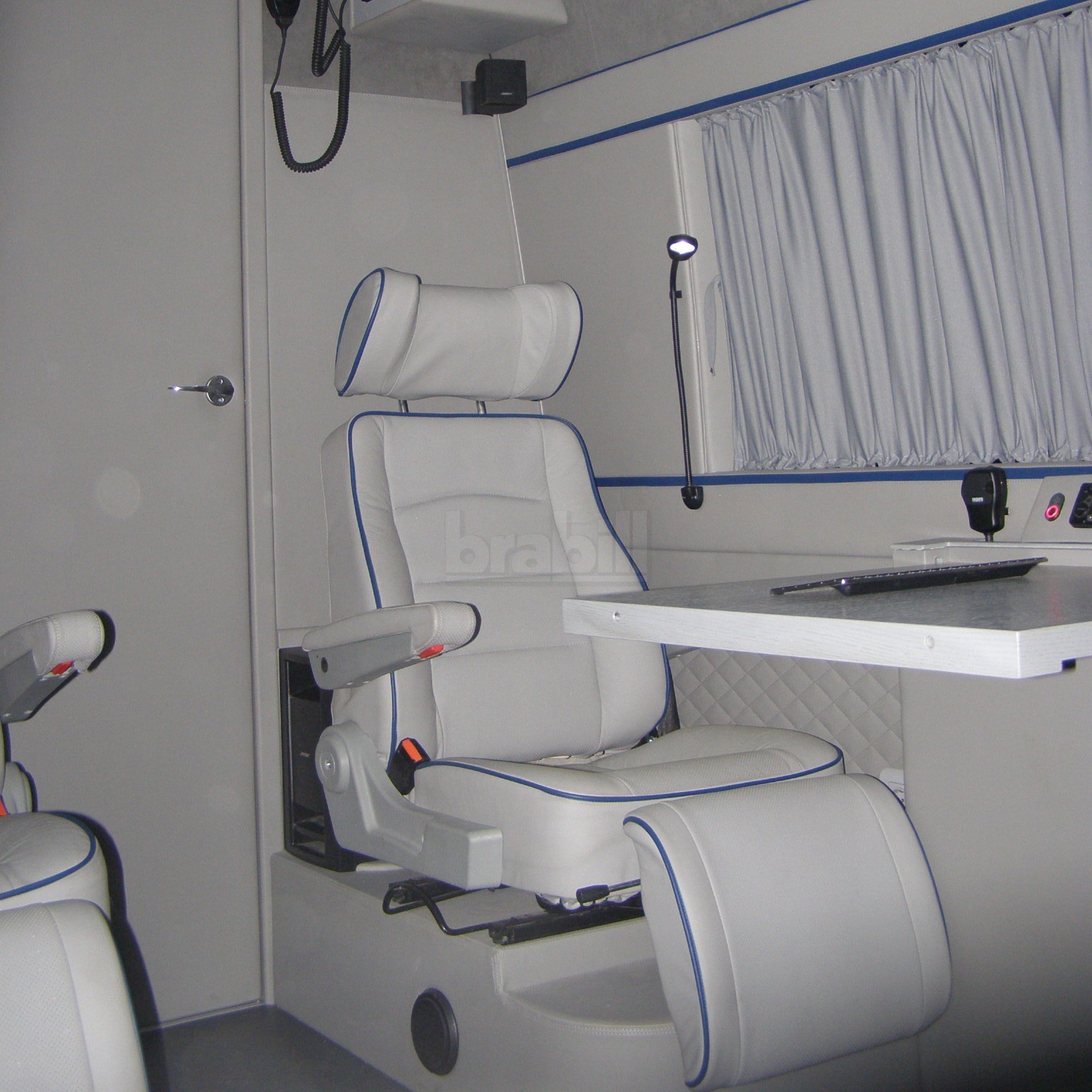 Переоборудование Mercedes-Benz Sprinter в штабной автомобиль