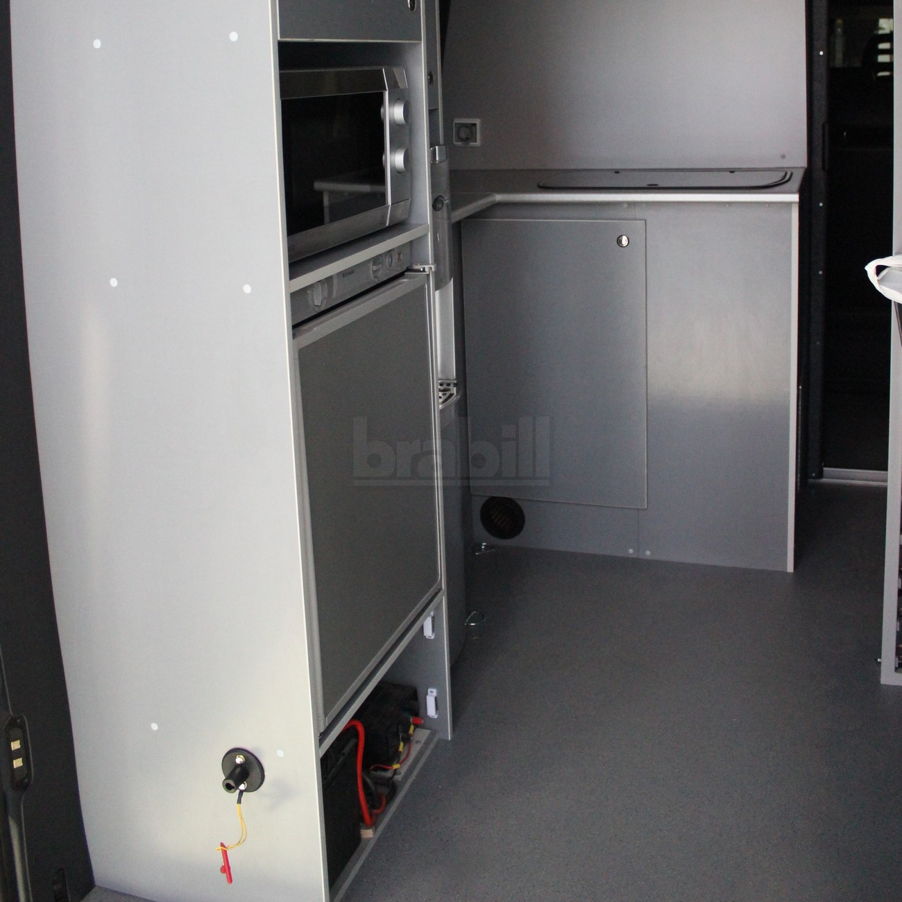 Переоборудование Iveco Daily в микроавтобус для путешествий с семьей