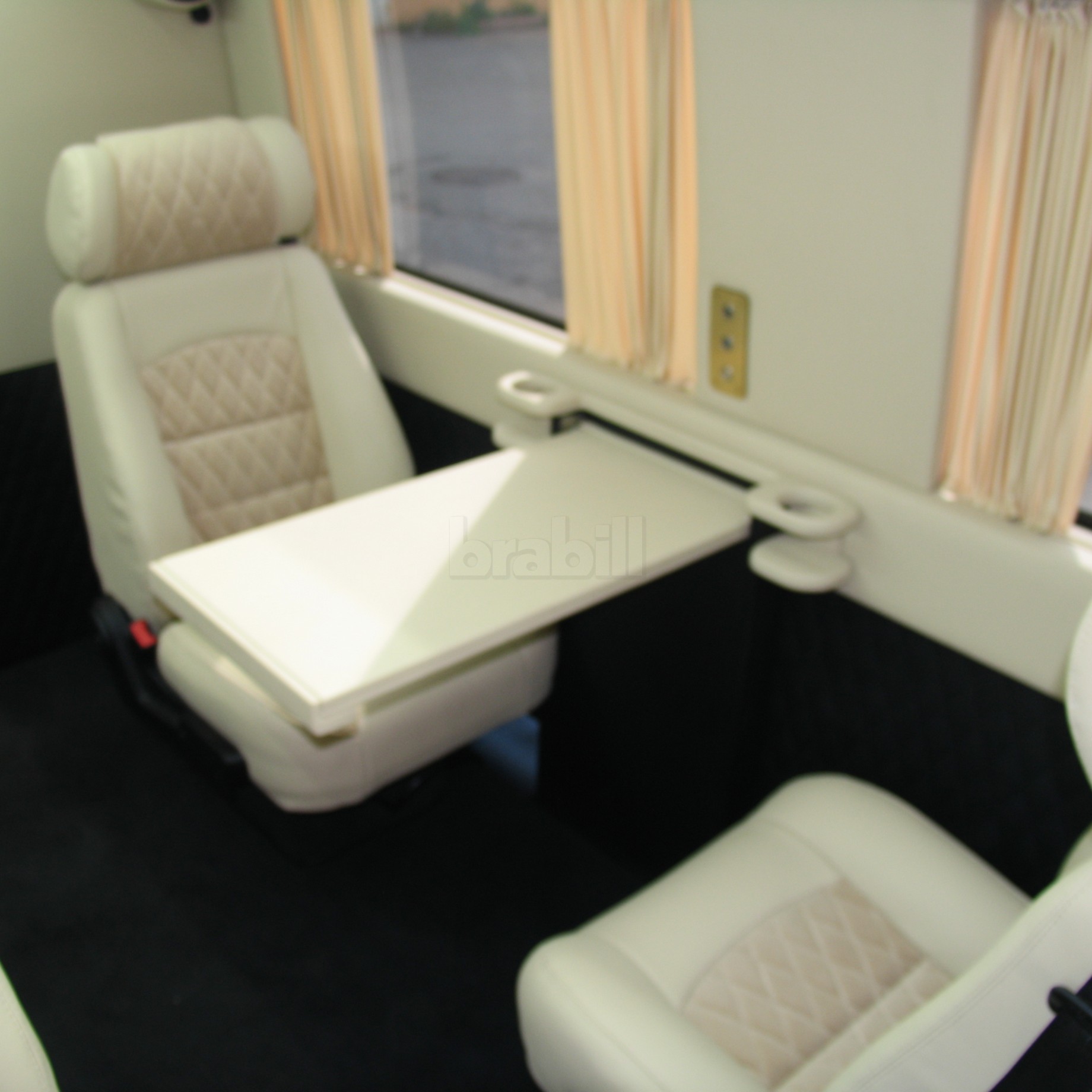 Переоборудование Mercedes-Benz Sprinter W906 в эксклюзивный офис на колесах