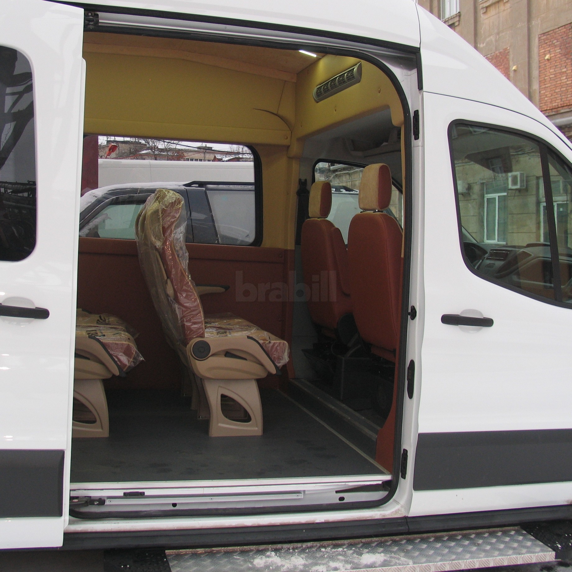 Переделка фургона Ford Transit в пассажирский микроавтобус
