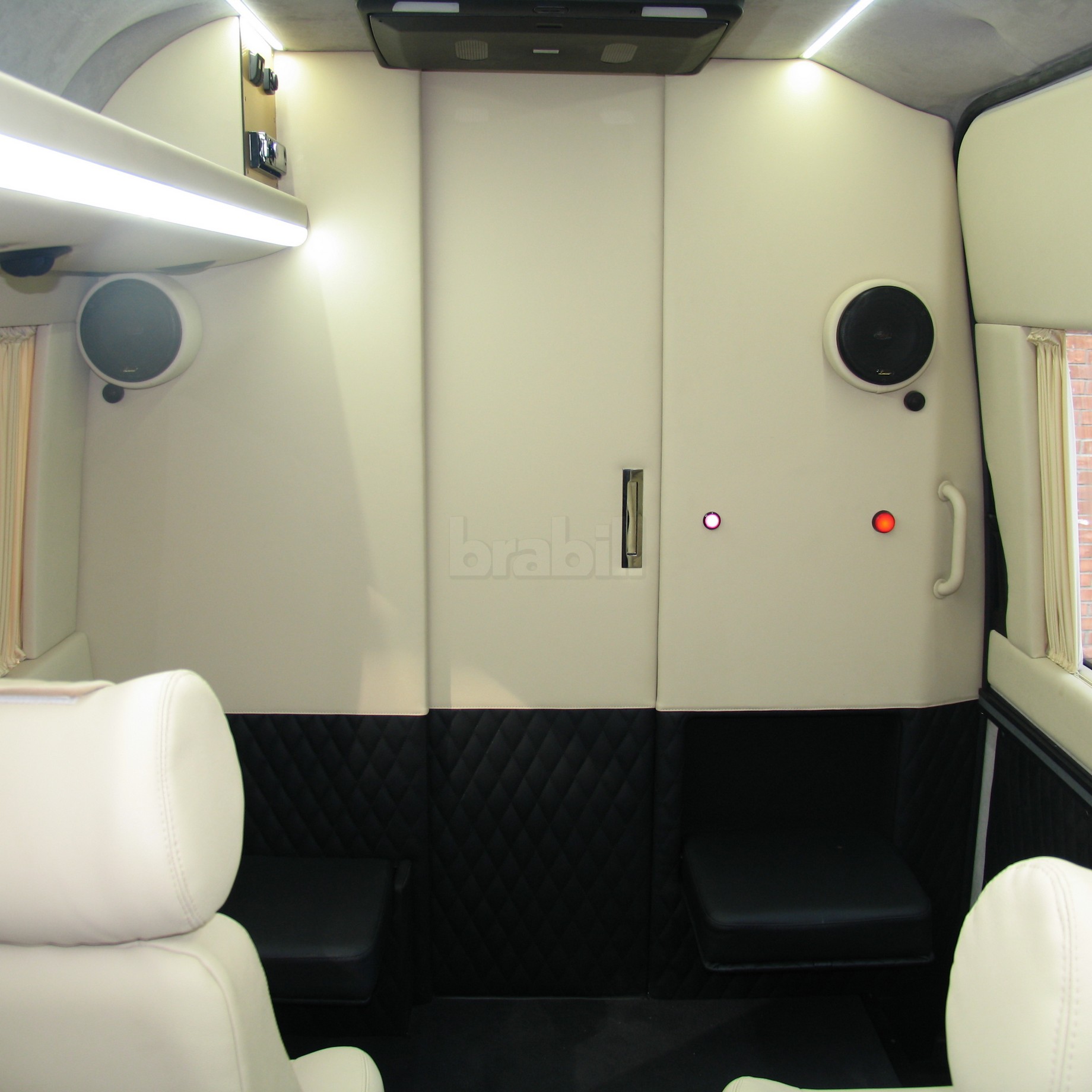 Переоборудование Mercedes-Benz Sprinter W906 в эксклюзивный офис на колесах
