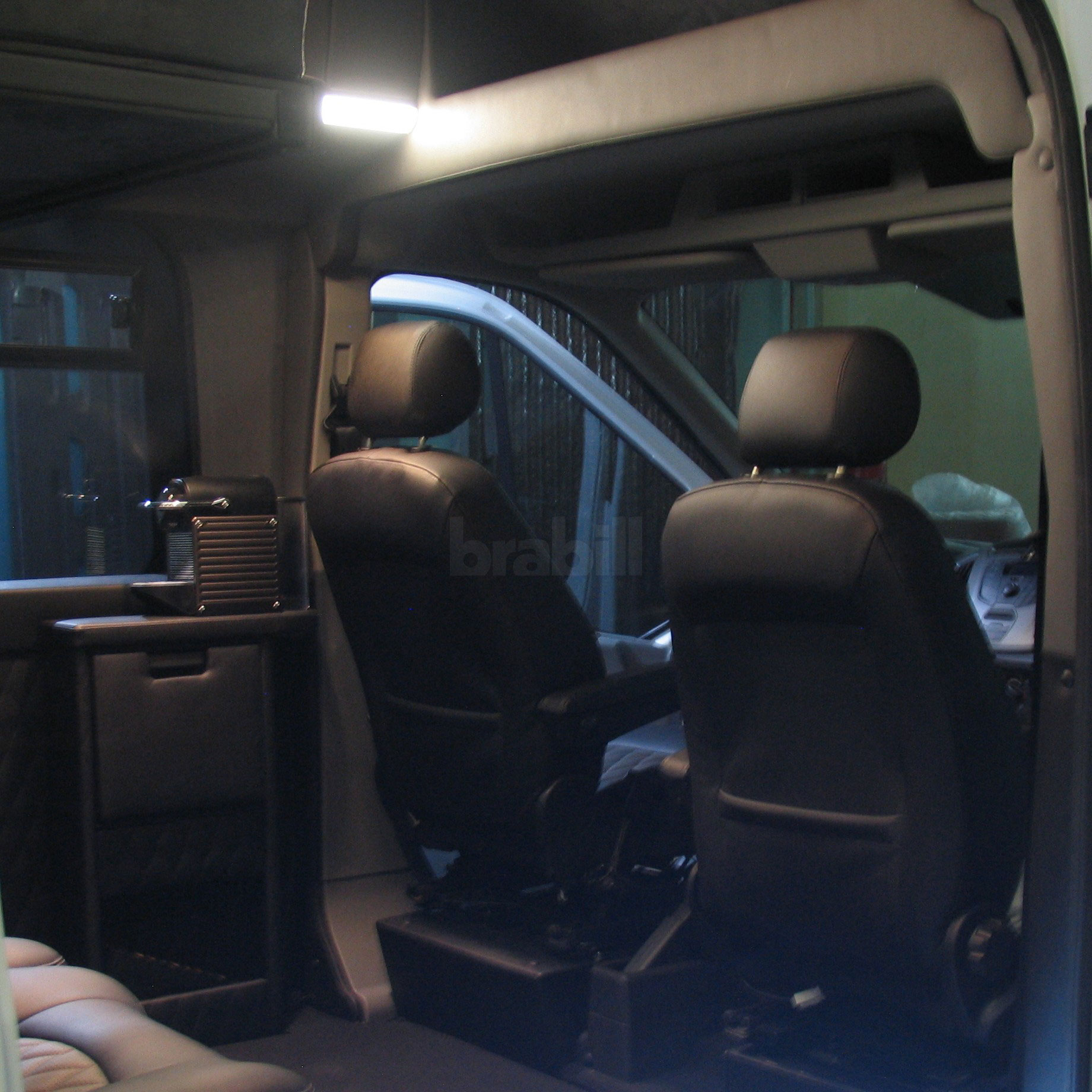 Переоборудование Ford Transit в грузопассажирский микроавтобус с возможностью перевозки 2 мотоциклов