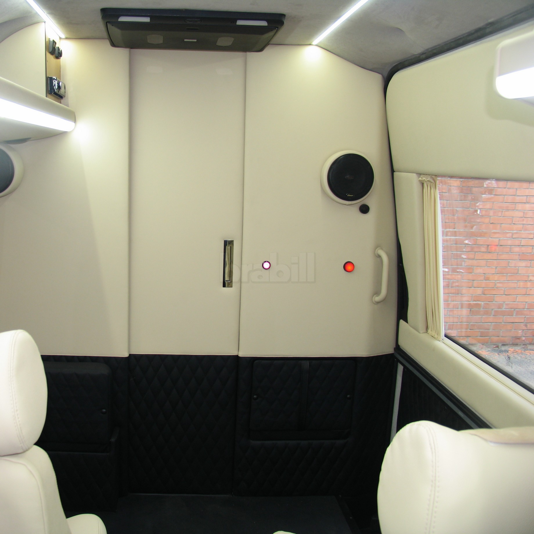 Переоборудование Mercedes-Benz Sprinter W906 в эксклюзивный офис на колесах